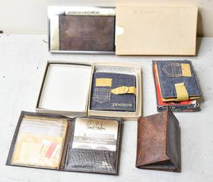 lot 827 image: 5 Assorted Vintage Wallets, Billfolds, Etc.