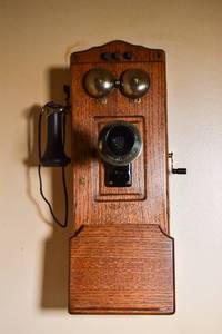 lot 16 image: Julius Andrae & Sons Co. Antique Wall Radio Telephone