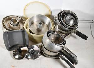 lot 483 image: Large Assortment of Cookware & Bakeware
