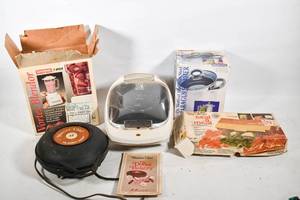 lot 393 image: Variety of Vintage Kitchen Gadgets