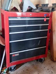 lot 539 image: 5 Drawer Rolling Craftsman Cabinet with Many Tools