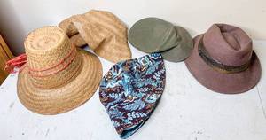 lot 844 image: 5 Assorted Hats