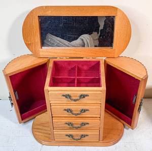 lot 835 image: 4 Drawer Wooden Jewelry Box