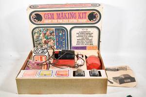 lot 286 image: Montgomery WardPowr Kraft Gem Making Kit