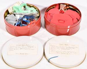 lot 195 image: 2 Tins of 34 Vintage Cookie Cutters