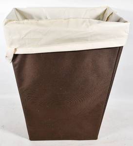 lot 428 image: Wire Frame Hamper with Removable Laundry Bag
