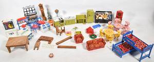 lot 295 image: Vintage Dollhouse Furniture & Accessories