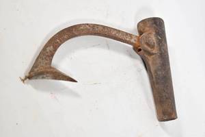 lot 354 image: Vintage Metal Peavey or Woodworking Tool