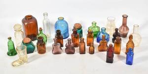 lot 386 image: 28 Miniature Glass Pharmacy Style & Novelty Bottles