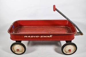 lot 319 image: Vintage Radio-Pal Red Wagon