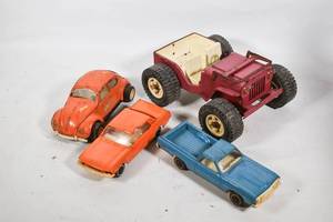 lot 318 image: 4 Vintage Die Cast Toy Cars