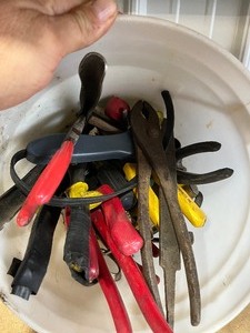 lot 46 image: Bucket of tools