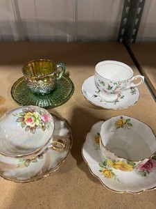 lot 17 image: 4 cup and Saucer sets