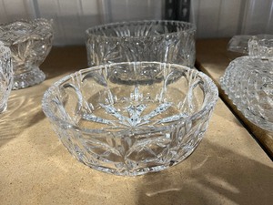 lot 29 image: 2 lead crystal bowls