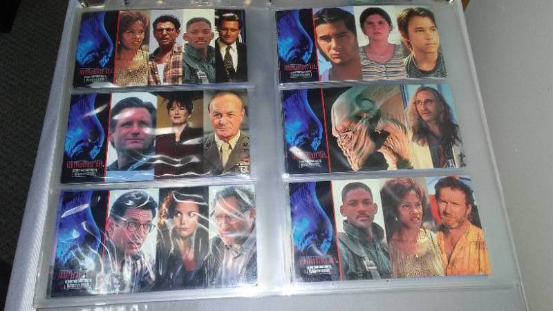 lot 313 image: Independence Day Movie Trading Cards In Binder.