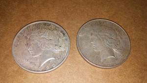lot 371 image: Peace One Dollar (2) 1922, 1927.
