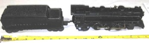lot 789 image: Lionel 1666 Prairie Steam Engine and Tender.