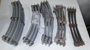 lot 844 image: Lionel O Scale Track, Curved Track (30).