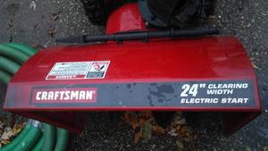 lot 34 image: Craftsman Snowblower 8 HP, 224 inch cut. Like New With operators manual.
