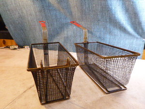 2 Fryer Baskets