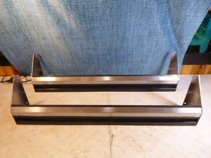 2 Shelves