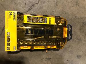 DEWALT 14 in. and 38 in. Drive Socket Set (34-Piece) Customer Returns See Pictures