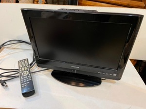 lot 28 image: Electronics Toshiba 15DLV505 15 720p HD LCD TelevisionDVD Combo...