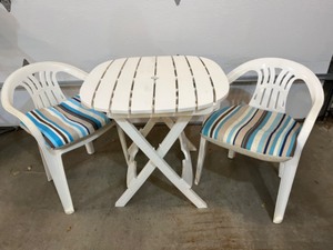 lot 34 image: Outdoor Lawn Patio Furniture White Plastic Chairs and Collapsible Table...
