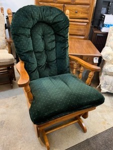 lot 30 image: Furniture Livingroom Den Bedroom Glider Rocker Green...