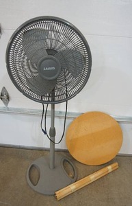 lot 48 image: Household Appliance Lasko Adjustable-Height 16 in. Oscillating Pedestal Fan, Gray...