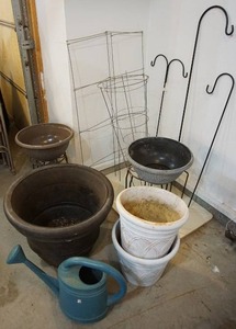 lot 57 image: Outdoor Lawn and Garden Flower Pots Metal Plant Stands Stakes Etc...