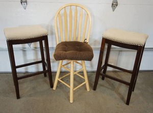 lot 66 image: Furniture Counter Stools
