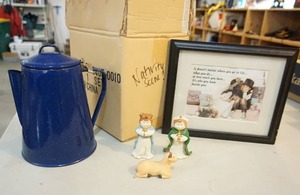 lot 80 image: Home DeCor...