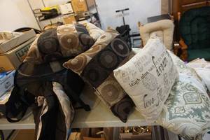 lot 73 image: Textiles Comforter Brown Tan Pillows Etc.