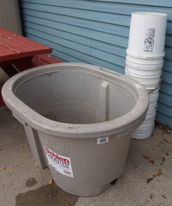 lot 90 image: Behlen Country Poly Stock Water Tank and 5 Gallon Pails Buckets...