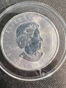 1 TROY OZ .999 FINE SILVER CANADIAN MAPLE LEAF IN AIRTITE