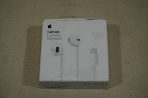 Apple EarPods with Lightning Connector