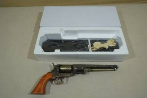 Outlaw 36 Cal Revolver Replica with Stand -Non Firing