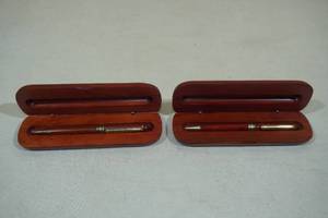 2 Wood Pens in Clamshell Boxes