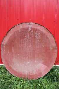 lot 9 image: Foxbilt Feeds bubble sign. Painted tin, some paint loss and surface rust, 42 diameter