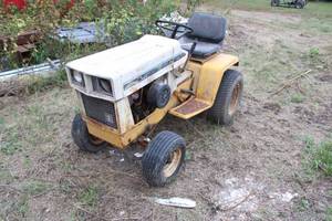 lot 18 image: Cub Cadet model 169, hydrostatic transmission, hydraulic lift, 16hp Kohler engine, not running