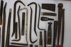lot 45 image: Lot of Assorted Crow Bars, Nail Bars and, Chisels