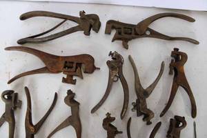 lot 64 image: 14 - Assorted Saw Sets and Other Tools