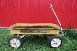 lot 82 image: Yellow Coast to Coast, Coast King GTO wagon