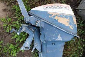 lot 90 image: Two Outboard Motors, an Evinrude and a Sea King, for parts or restoration