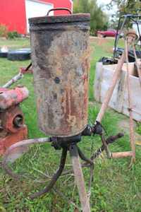 lot 107 image: Caterpillar grease pump, used to grease tracks on Caterpillar tractors