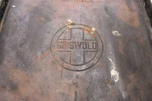 lot 114 image: Antique Griswold cast iron griddle, 18x10