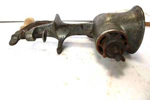 lot 117 image: Antique hand meat grinder, marked LF&C New Brighton, Conn.