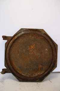 lot 141 image: Barkwood cast iron door