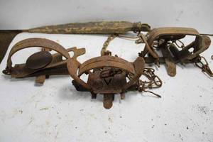 lot 183 image: Seven Vintage Traps